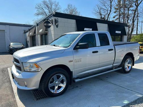 Bright Silver Metallic Clearcoat 2018 RAM 1500 Express