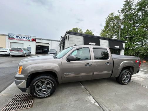 Beige 2013 GMC Sierra 1500 SLE1