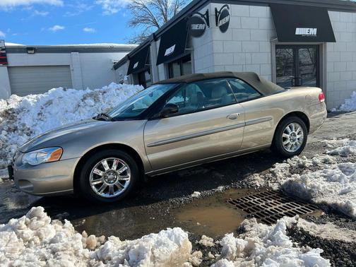 2004 Chrysler Sebring Base
