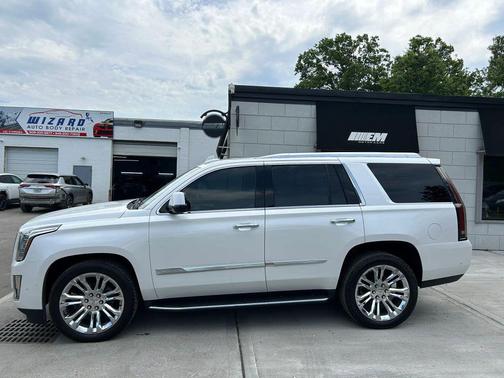 Crystal White Tricoat 2019 Cadillac Escalade Sport