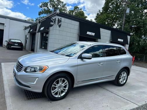 Bright Silver Metallic 2016 Volvo XC60 T5 Premier