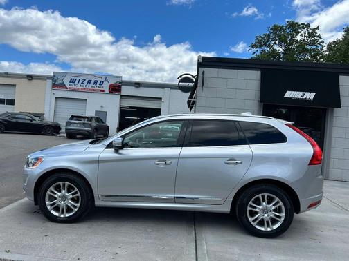 Bright Silver Metallic 2016 Volvo XC60 T5 Premier