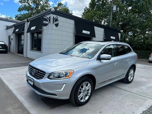 Bright Silver Metallic 2016 Volvo XC60 T5 Premier