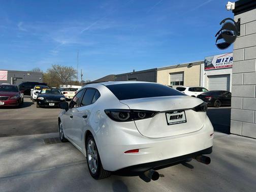 Snowflake White Pearl Mica 2015 Mazda Mazda3 i Sport