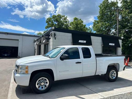 Summit White 2011 Chevrolet Silverado 1500 LT