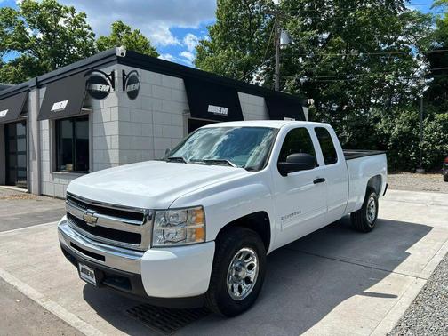 Summit White 2011 Chevrolet Silverado 1500 LT