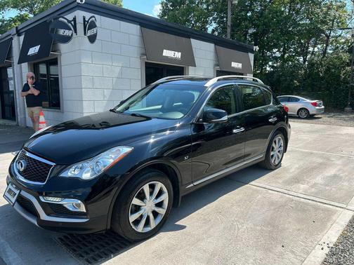 Black 2017 INFINITI QX50 Base