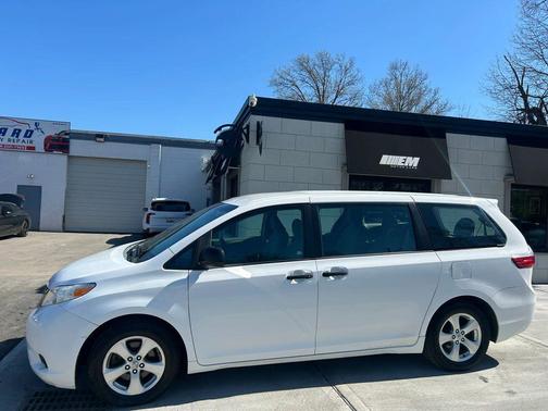 2015 Toyota Sienna L