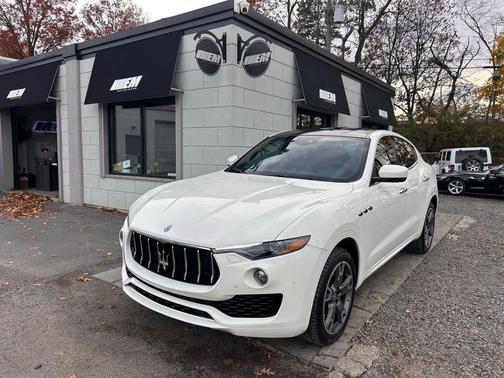 2017 Maserati Levante Base