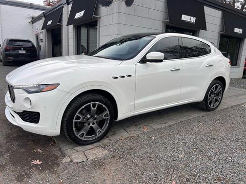 2017 Maserati Levante Base