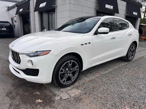 2017 Maserati Levante Base