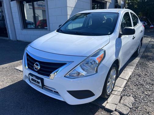2015 Nissan Versa 1.6 S