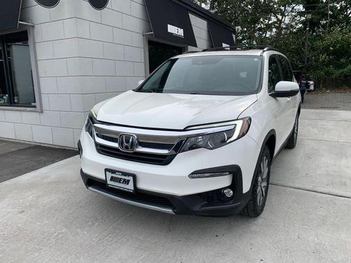 White Diamond Pearl 2019 Honda Pilot EX-L