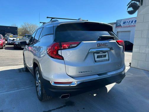 Quicksilver Metallic 2018 GMC Terrain SLT