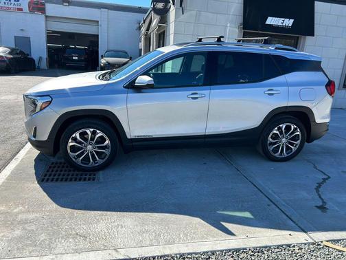 Quicksilver Metallic 2018 GMC Terrain SLT