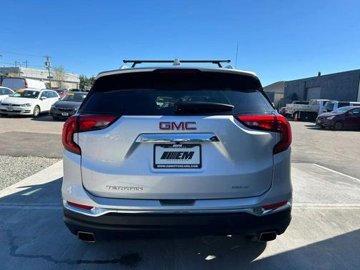 Quicksilver Metallic 2018 GMC Terrain SLT