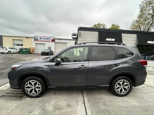 Magnetite Gray Metallic 2022 Subaru Forester Sport