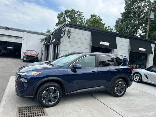 Deep Ocean Blue Pearl 2024 Nissan Rogue SV