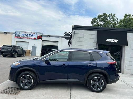 Deep Ocean Blue Pearl 2024 Nissan Rogue SV
