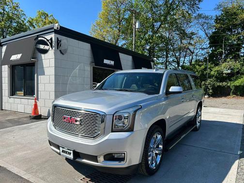 Quicksilver Metallic 2017 GMC Yukon XL Denali