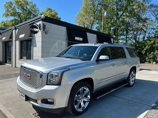 Quicksilver Metallic 2017 GMC Yukon XL Denali