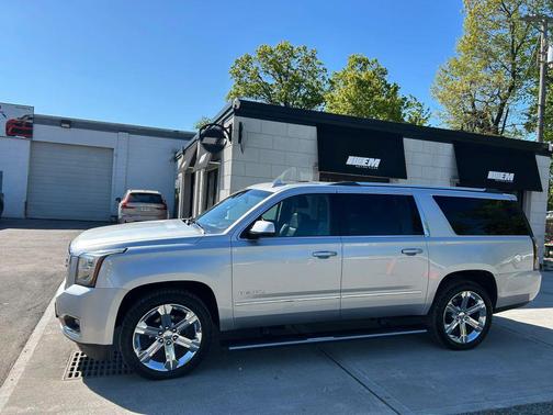 Quicksilver Metallic 2017 GMC Yukon XL Denali