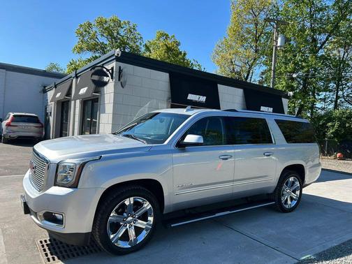 Quicksilver Metallic 2017 GMC Yukon XL Denali