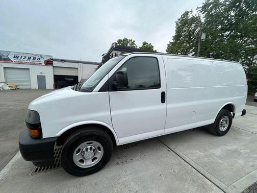 Summit White 2020 Chevrolet Express 2500 LT