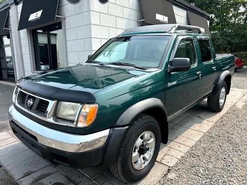 2000 Nissan Frontier XE Crew Cab