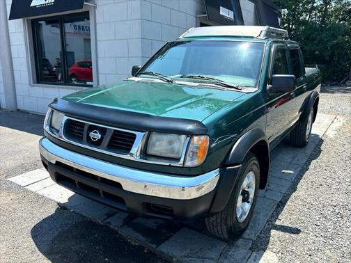 2000 Nissan Frontier XE Crew Cab