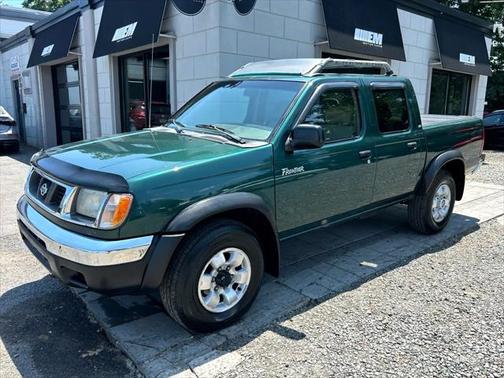 2000 Nissan Frontier XE Crew Cab