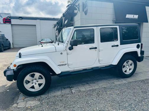 2011 Jeep Wrangler Unlimited Sahara