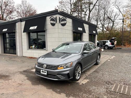2017 Volkswagen Passat 1.8T R-Line w/Comfort