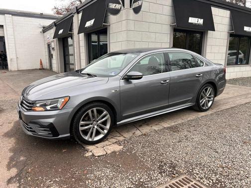 2017 Volkswagen Passat 1.8T R-Line w/Comfort