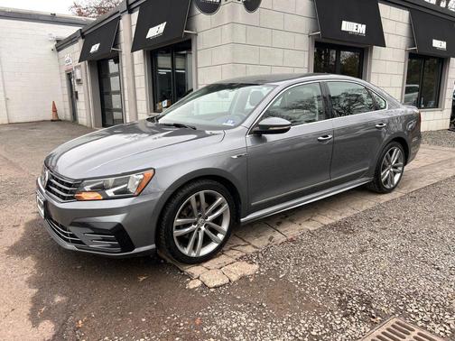 2017 Volkswagen Passat 1.8T R-Line w/Comfort