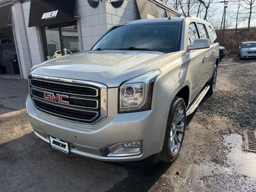 Champagne Silver Metallic 2015 GMC Yukon SLT