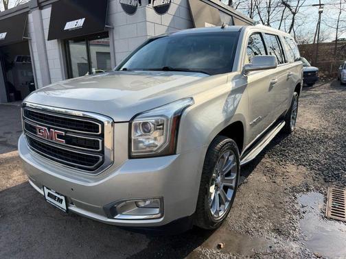 Champagne Silver Metallic 2015 GMC Yukon SLT