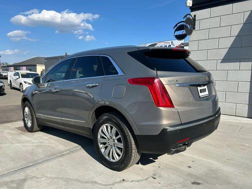 Gold 2019 Cadillac XT5 Base