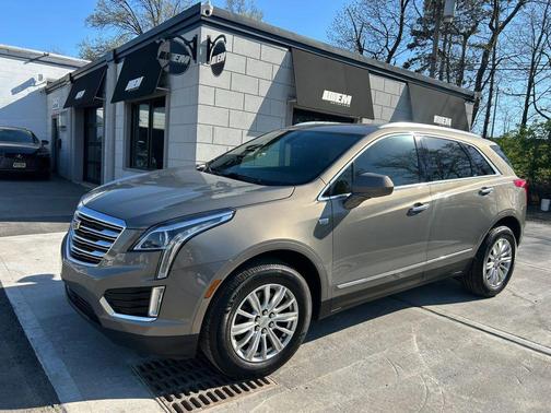 Gold 2019 Cadillac XT5 Base
