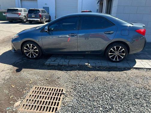 Gray 2018 Toyota Corolla SE
