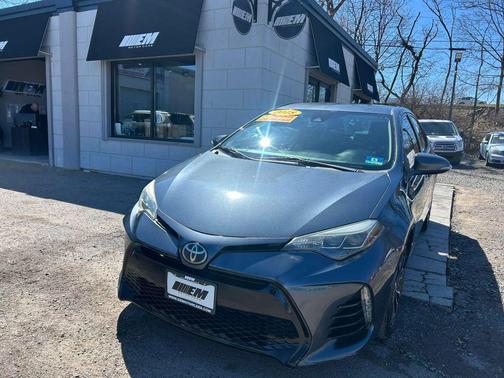 Gray 2018 Toyota Corolla SE