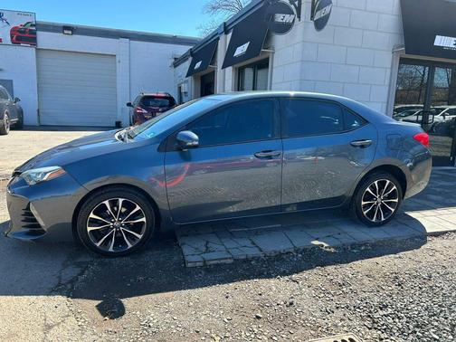 Gray 2018 Toyota Corolla SE