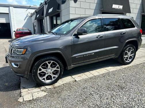 2018 Jeep Grand Cherokee Sterling Edition