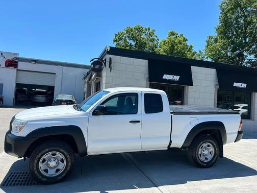 Super White 2015 Toyota Tacoma Base