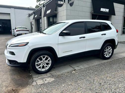2017 Jeep Cherokee Sport