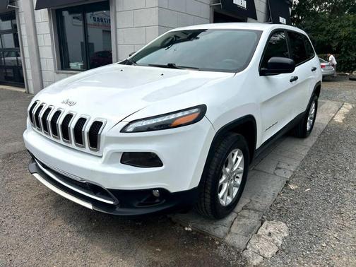 2017 Jeep Cherokee Sport