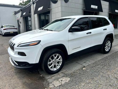 2017 Jeep Cherokee Sport