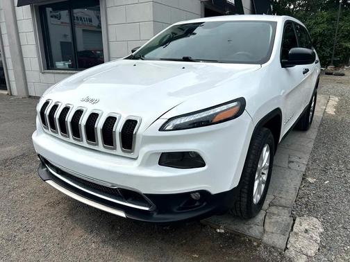 2017 Jeep Cherokee Sport