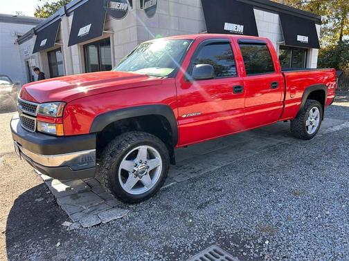 2004 Chevrolet Silverado 2500 LS Crew Cab