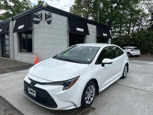 Ice Cap 2024 Toyota Corolla LE